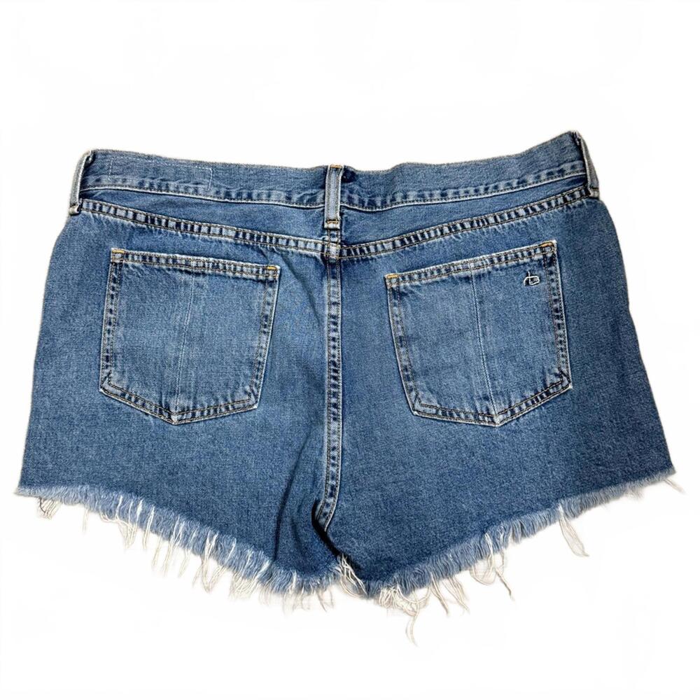 {SOLD} Rag & Bone Winnie Distressed Frayed Cut off Medium Wash Shorts- Size 29 - Picture 2 of 4